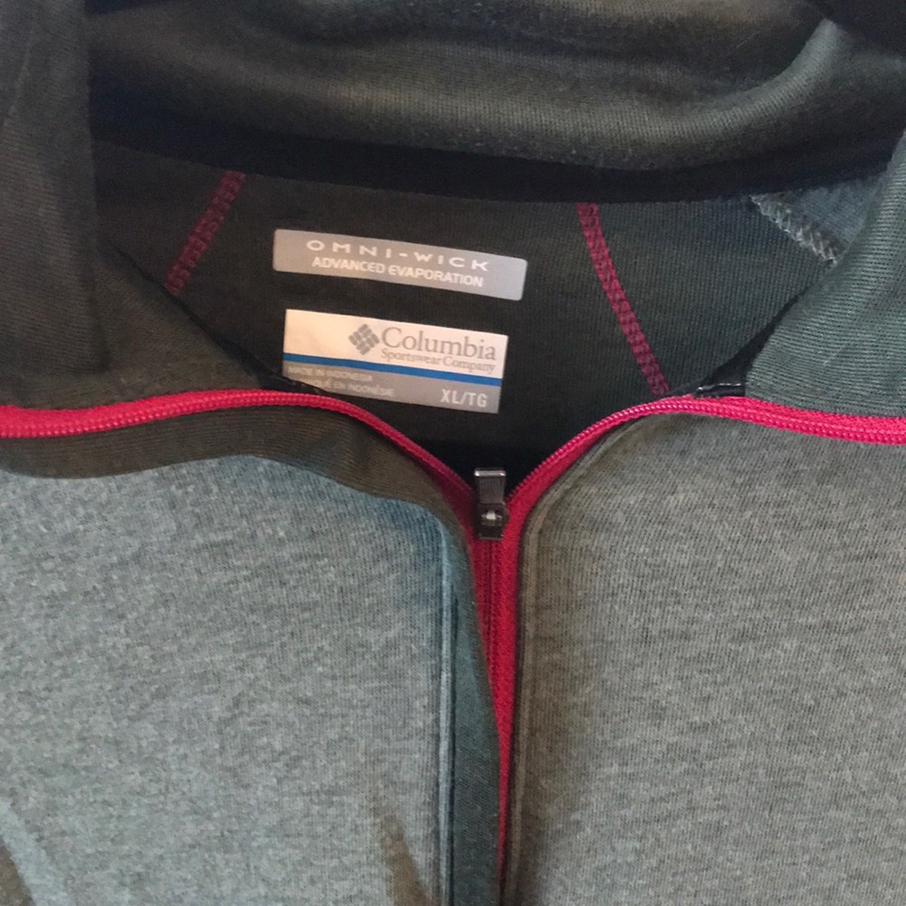 Columbia 1/2 zip - Picture 2 of 3